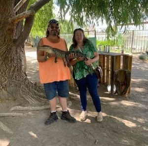 Meet your Posher, Lora